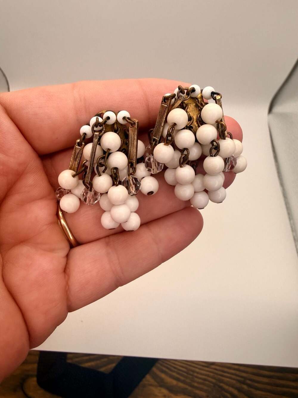 Lisner Vintage White Bead Cluster Clip On Earrings